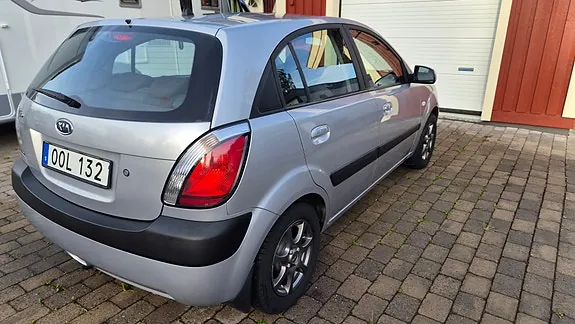 Kia Rio 2006 photo 3