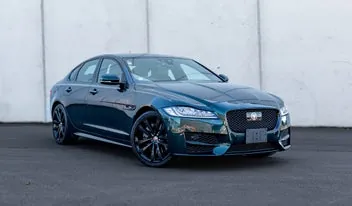 Jaguar Xf 2016 photo 2