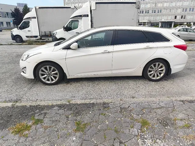 Hyundai I40 Cw 2012 photo 2