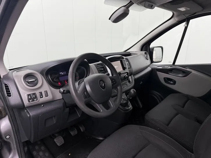 Renault Trafic 2019 photo 3