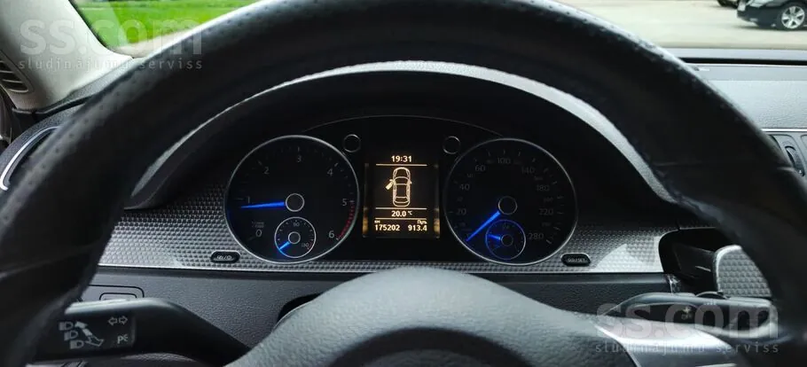 Volkswagen Passat 2009 photo 2
