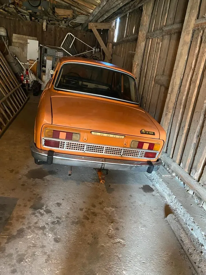 Skoda 100