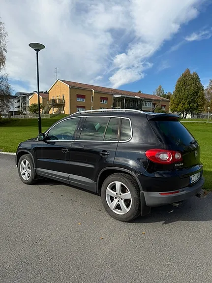 Volkswagen Tiguan 2010 photo 2