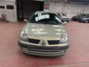 Renault Clio 2001 photo 2