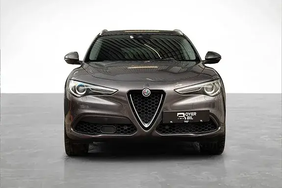 Alfa Romeo Stelvio 2018 photo 2
