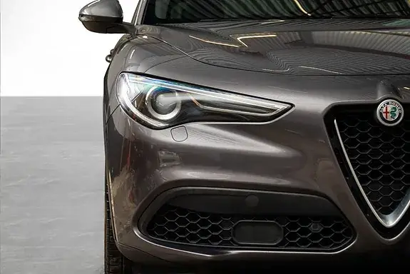 Alfa Romeo Stelvio 2018 photo 3