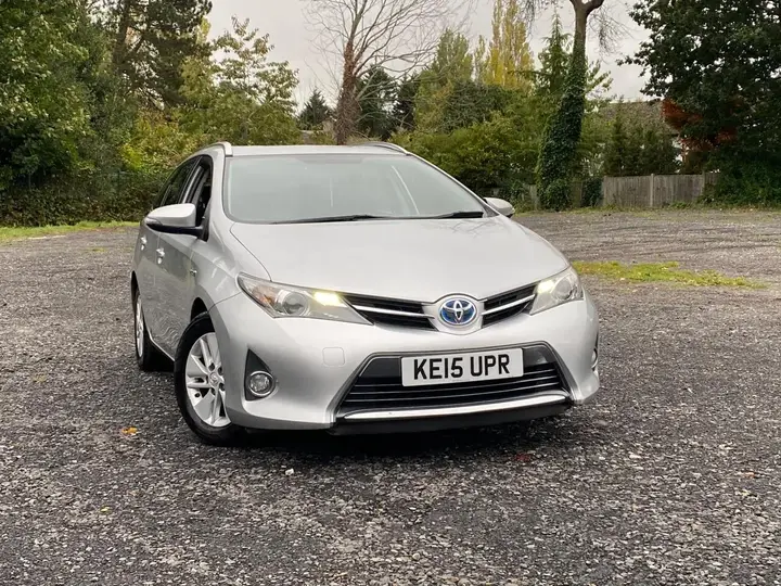 Toyota Auris 2015 photo 2