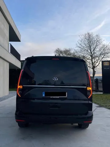 Volkswagen Caddy Maxi 2023 photo 2