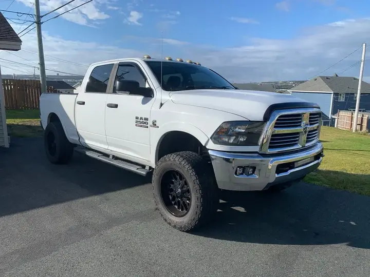 Dodge Ram 2500 2015 photo 2