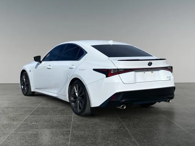 Lexus Is 2022 photo 4