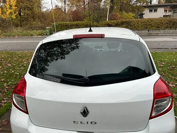 Renault Clio 2010 photo 4