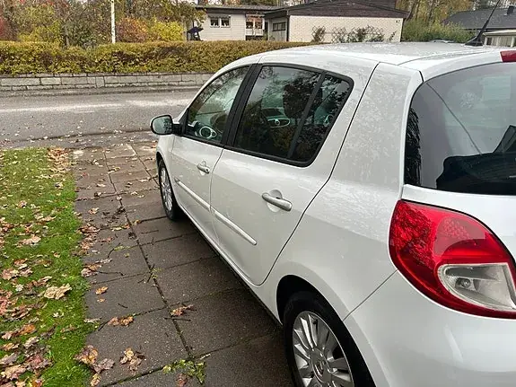 Renault Clio 2010 photo 3