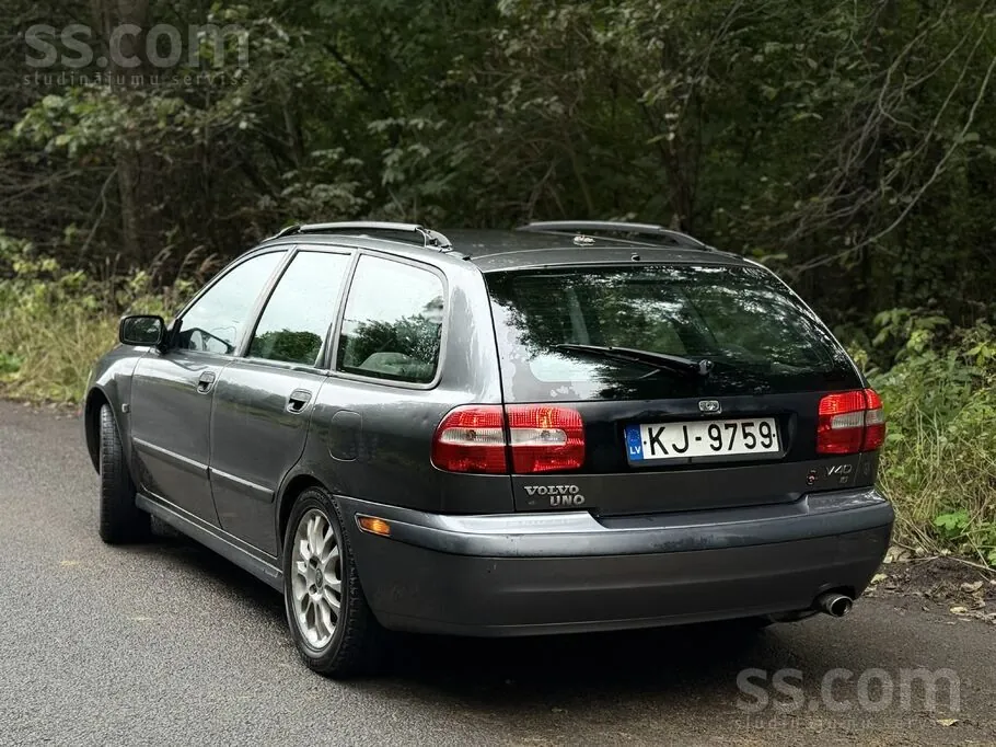 Volvo V40 2003 photo 2