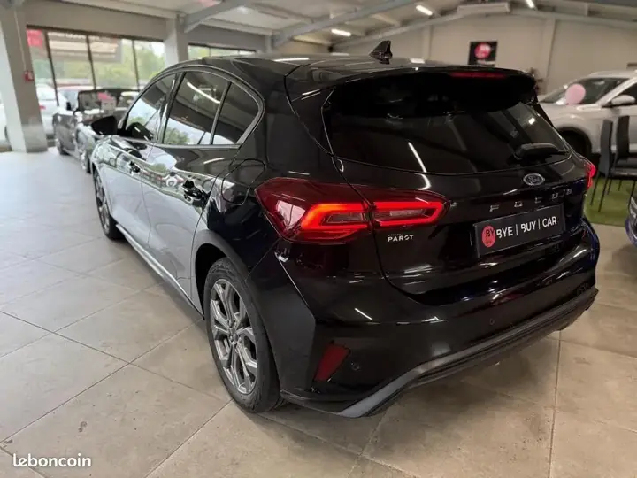 Ford Focus 2023 photo 3