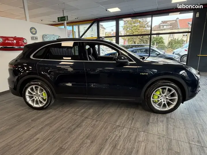 Porsche Cayenne 2021 photo 2