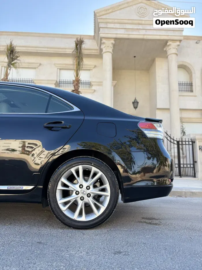 Lexus Hs