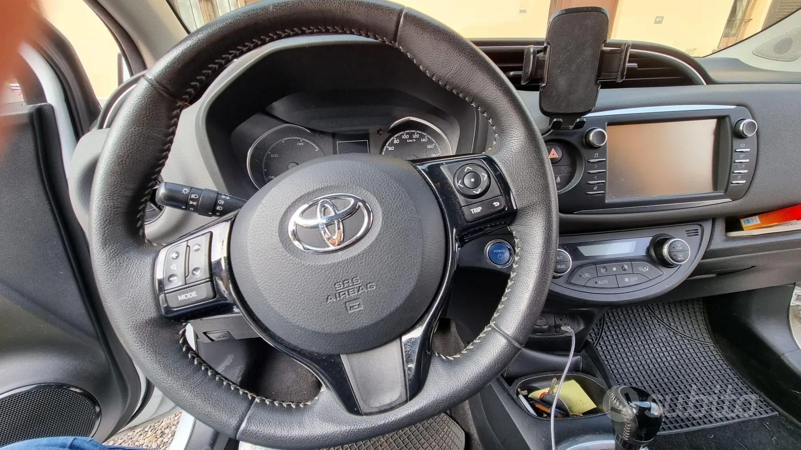 Toyota Yaris 2018 photo 3