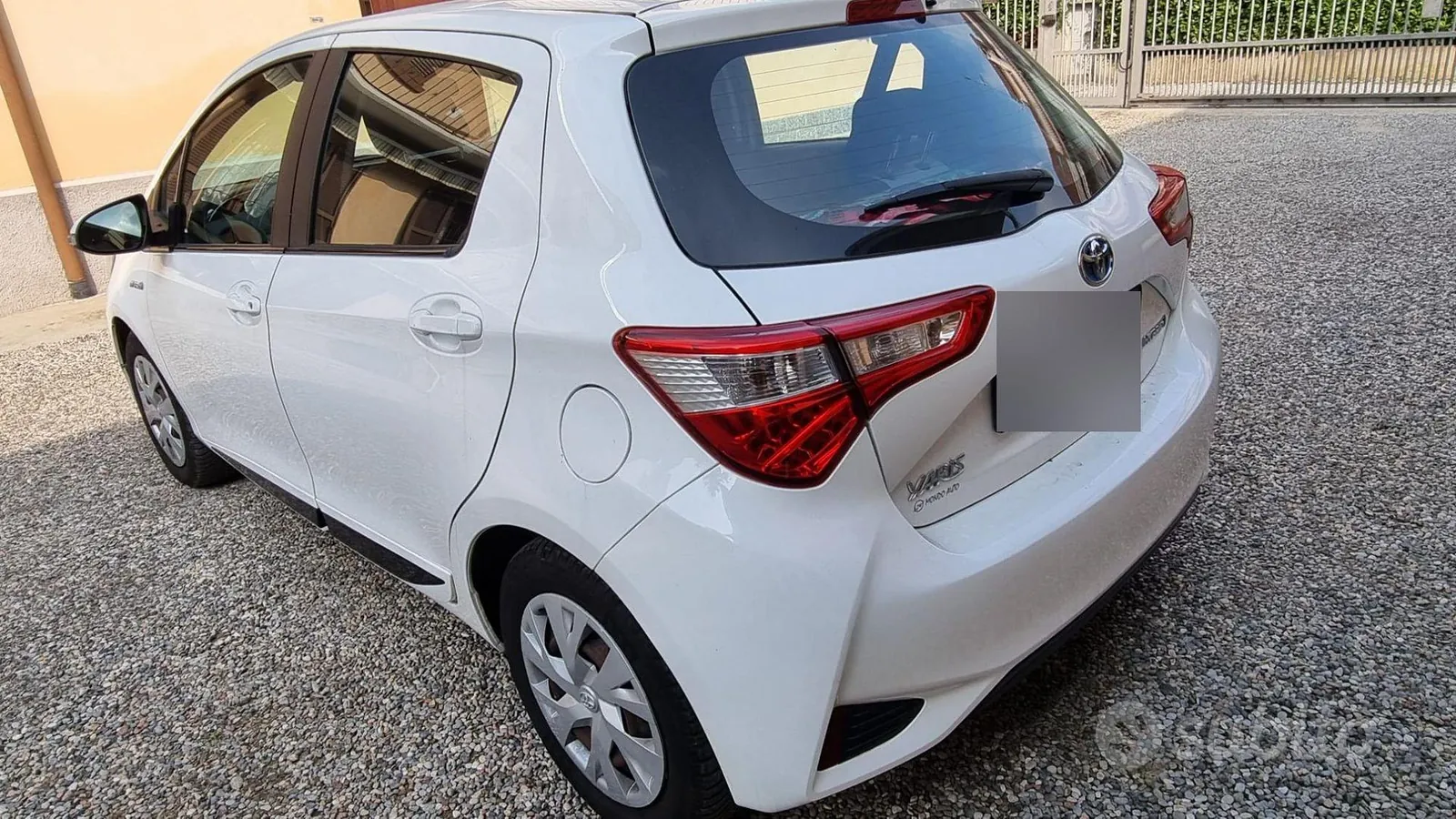 Toyota Yaris 2018 photo 2