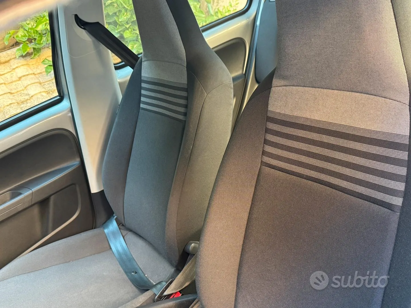 Volkswagen Up 2022 photo 3