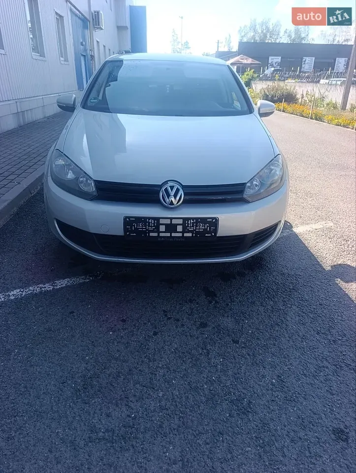 Volkswagen Golf 2010 photo 2