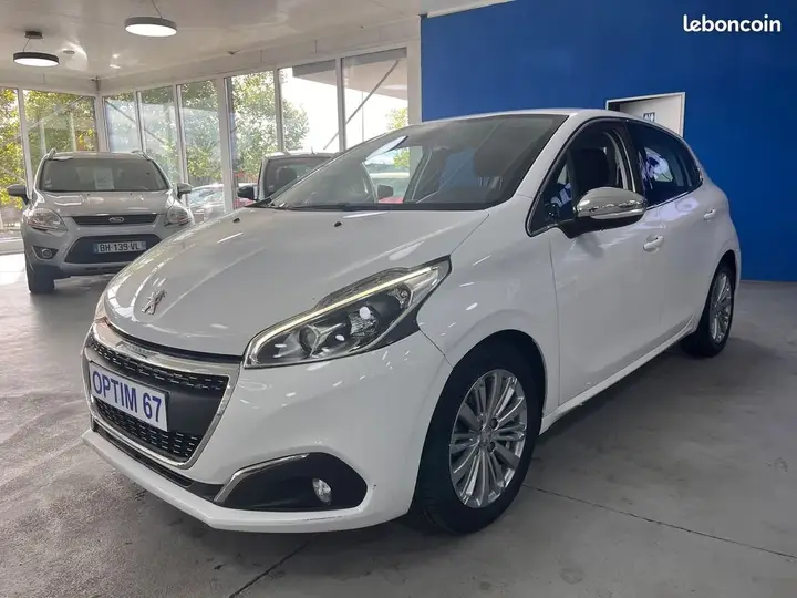 Peugeot 208 2019 photo 4