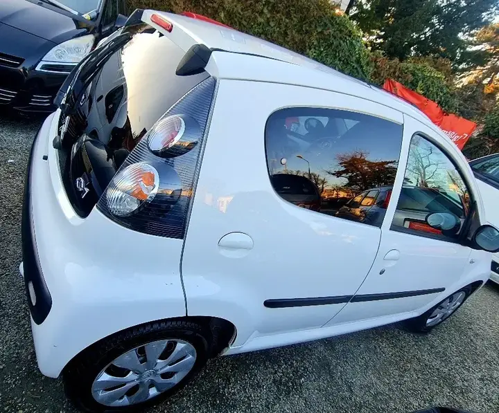 Citroen C1 2011 photo 3