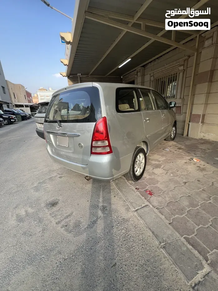 Toyota Innova 2006 photo 2