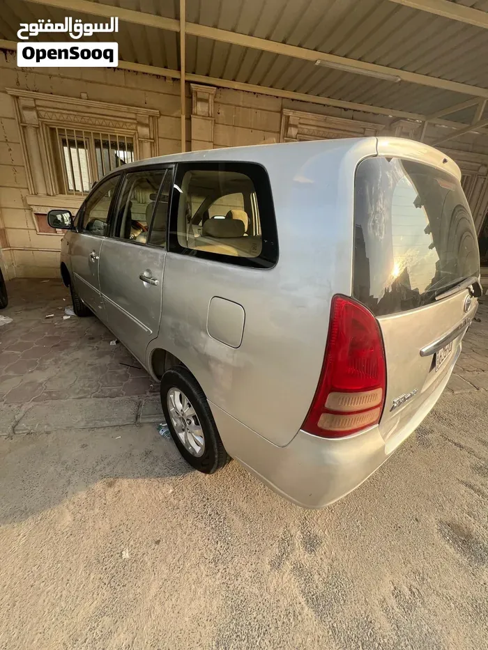 Toyota Innova 2006 photo 3