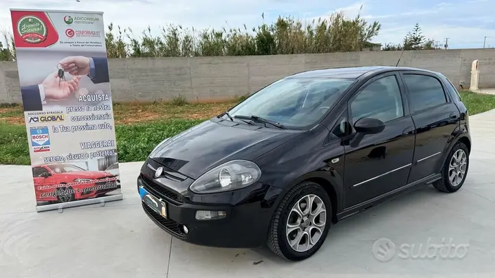 Fiat Punto 2012 photo 2