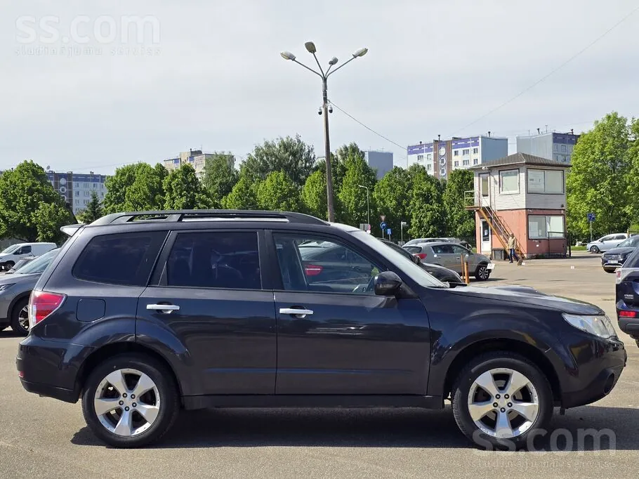 Subaru Forester 2012 photo 2