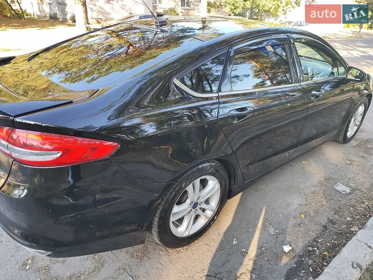 Ford Fusion 2018 photo 2