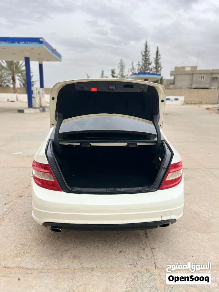 Mercedes-Benz C-Class 2010 photo 4