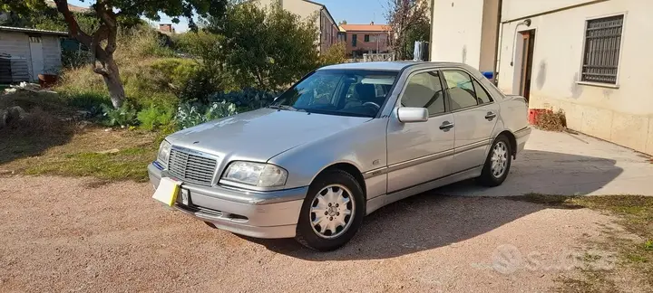 Mercedes-Benz 220 Cdi