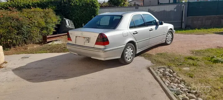 Mercedes-Benz 220 Cdi 1999 photo 3