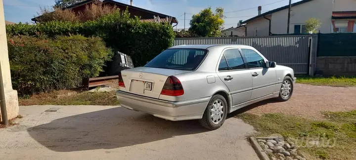 Mercedes-Benz 220 Cdi 1999 photo 5