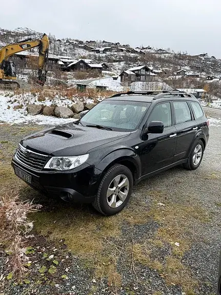 Subaru Forester 2010 photo 2