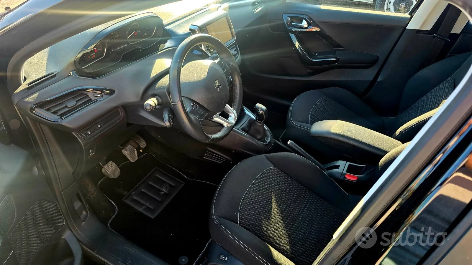 Peugeot 208 2019 photo 5