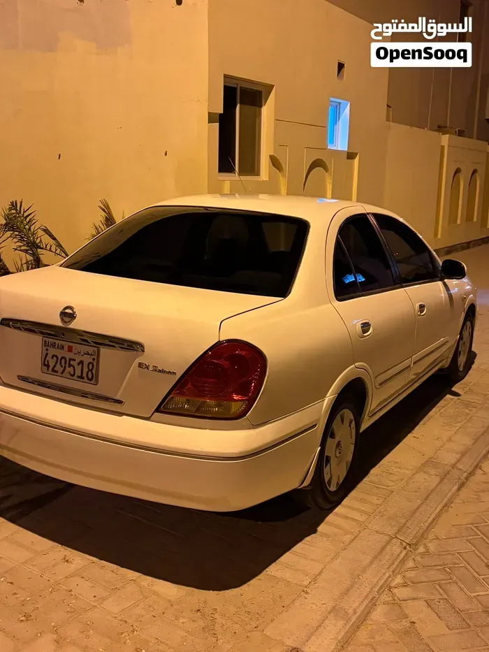 Nissan Sunny 2004 photo 2