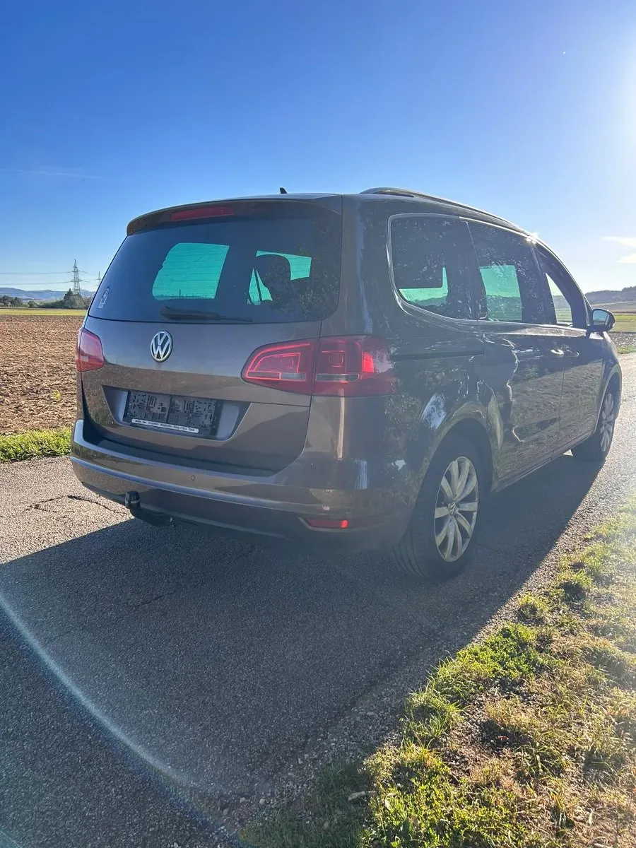 Volkswagen Sharan 2011 photo 2
