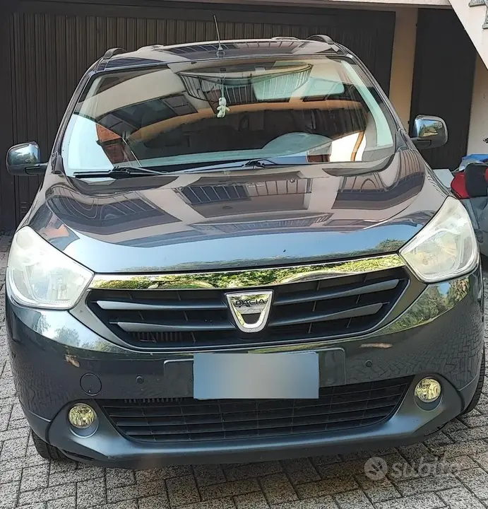 Dacia Lodgy 2013 photo 2