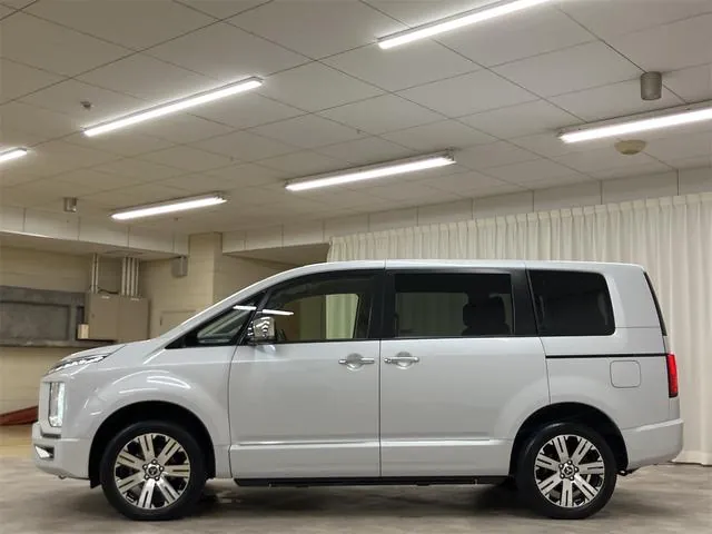 Mitsubishi Delica D 2024 photo 5