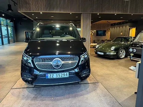 Mercedes-Benz V 300 D 2023 photo 4