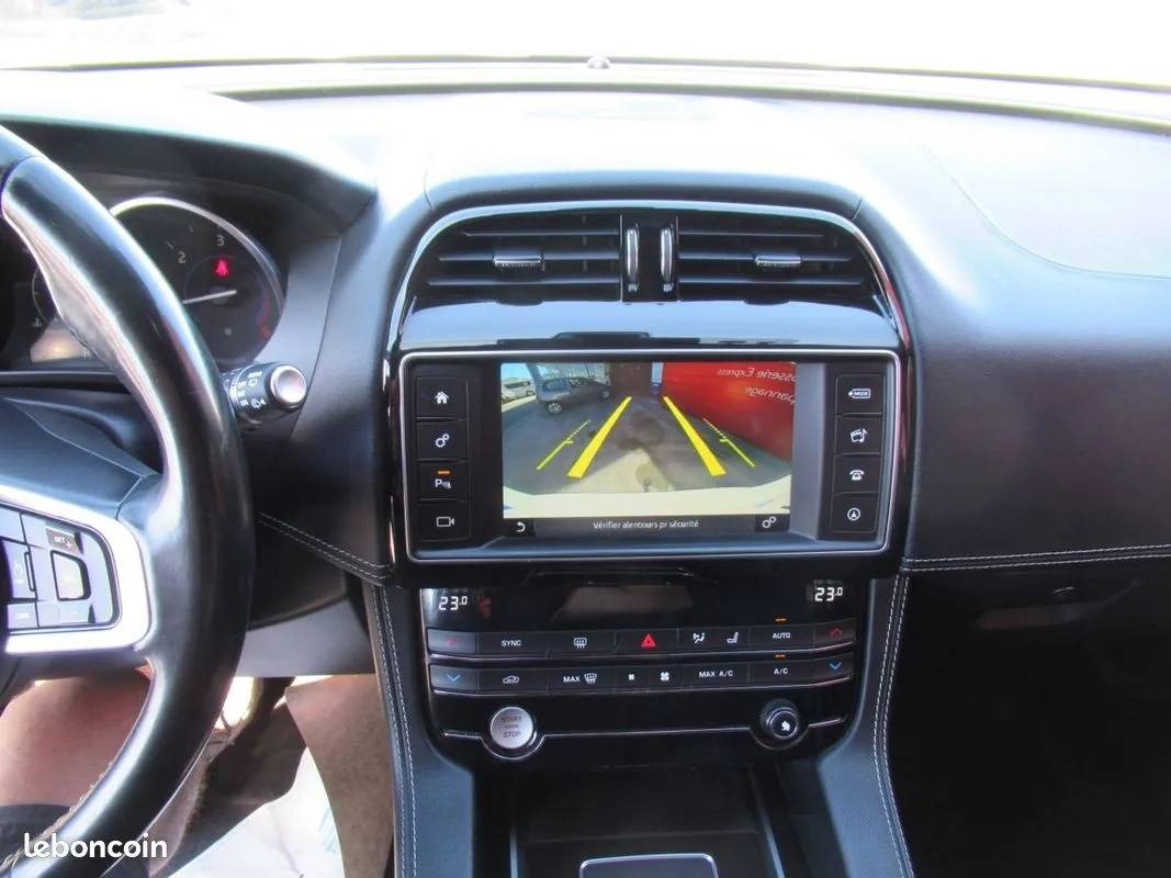 Jaguar F-Pace 2016 photo 5