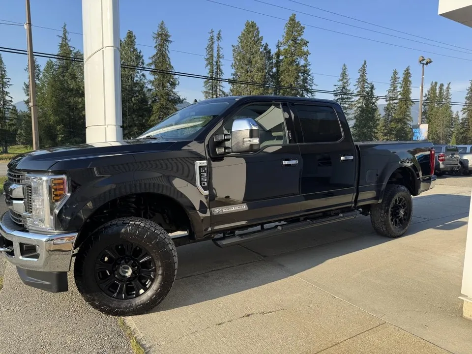 Ford Super Duty F-350 2019 photo 2