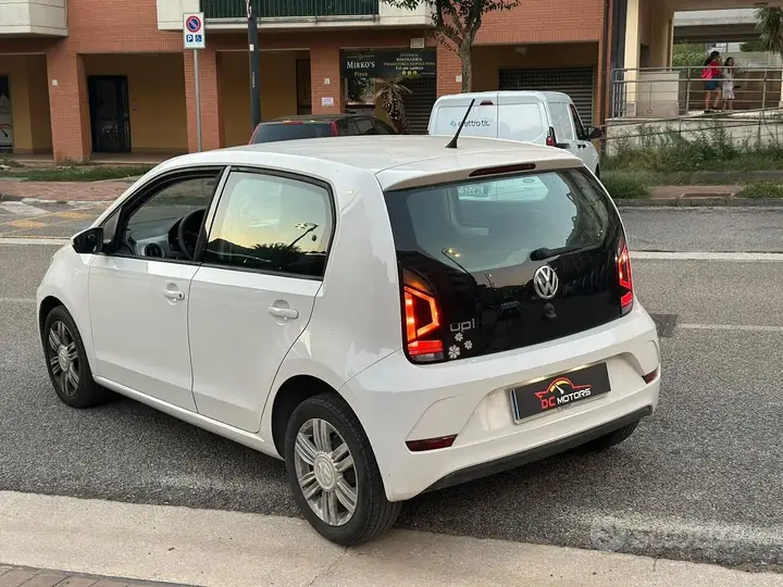 Volkswagen Up 2018 photo 4