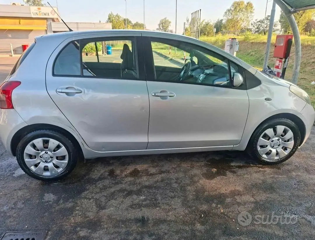 Toyota Yaris 2007 photo 3