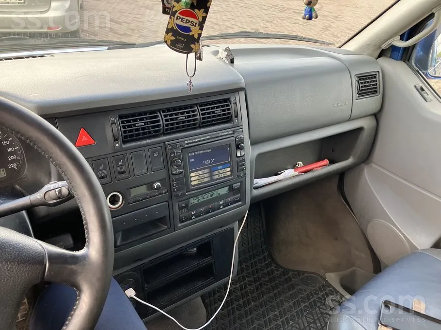 Volkswagen Multivan 1999 photo 4