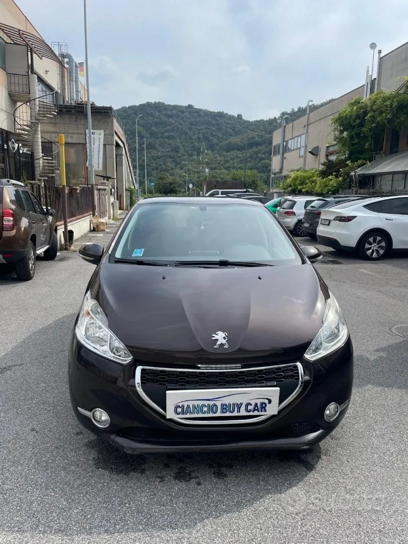 Peugeot 208 2014 photo 2