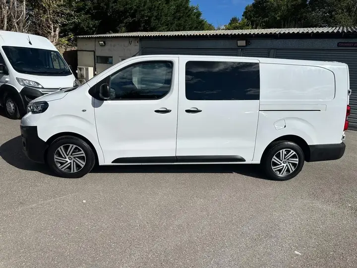 Peugeot Expert 2023 photo 2