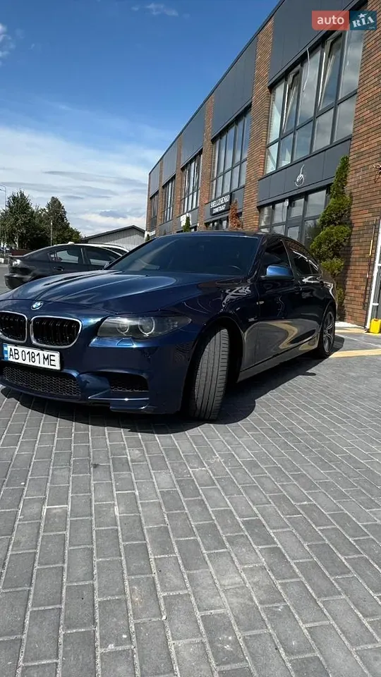BMW 5 Series 2012 photo 2